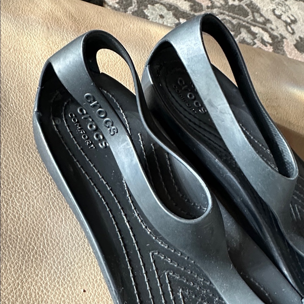 CROCS Women’s Black Sandals - Picture 8 of 12